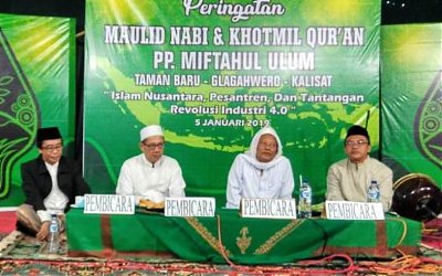 KH Hodri Ariev Beri Motivasi bahwa Pesantren Mampu Hadapi Revolusi Industri 4.0