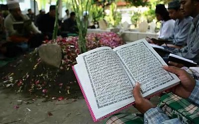 Bacaan Qur'an Kurang Fasih, Pahalanya Tidak Sampai pada Mayit?
