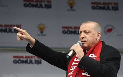 Pantaskah Mengidolakan Erdogan?