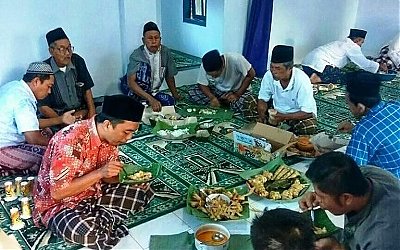 Beragam Makna di Balik Tradisi Kupatan