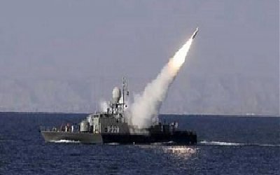 Gelar Latihan Militer di Selat Harmouz, Iran Uji Coba Misil Balistiknya