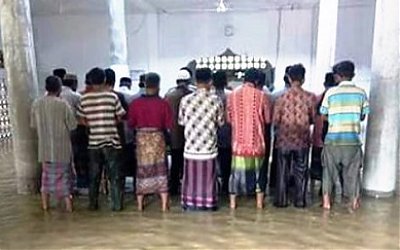 Penjelasan Menjamak atau Qashar Shalat Fardu Saat Terjadi Banjir