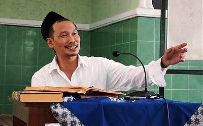 Dzikir Hu dan Jawaban Gus Baha’ Atas Kesalahpahaman Ust Adi Hidayat dan Ust Khalid Basalamah