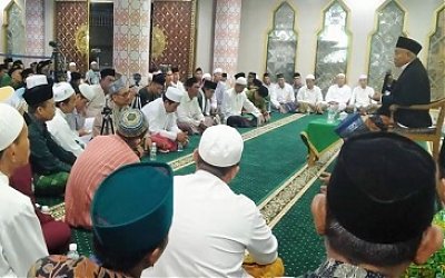 Kiai Asep Saifuddin Chalim Pimpin Tahlil 7 Hari Gus Sholah