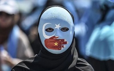 Polisi dan Pengunjuk Rasa Pendukung Uighur Bentrok di Hong Kong