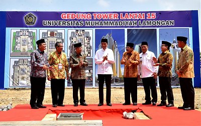 Jokowi Serahkan Keputusan Perubahan Bentuk Enam Perguruan Tinggi Muhammadiyah 