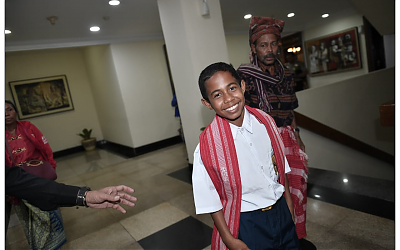 Mendikbud Apresiasi Positif Terhadap Aksi Nekat Joni Panjat Tiang Bendera
