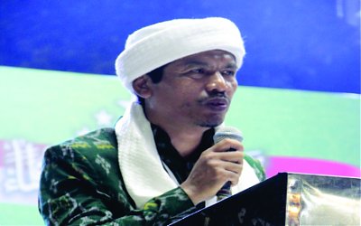 KH. Mustofa Al Amin Sampaikan Khutbah Iftitah Merawat Bangsa dan Negara