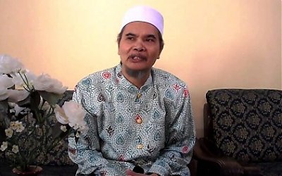 KH Afifuddin Muhajir: Boleh Saja Negara Buat Aturan Larang Cadar