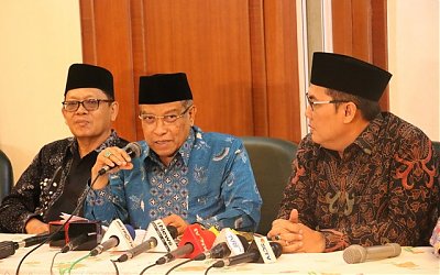 PBNU: Ulama Empat Madzhab Menghukumi Makruh Menulis Kalimat Toyyibah di Bendera