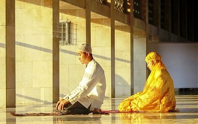 Pengaruh Tabiat Istri terhadap Cara Suami Mencari Nafkah