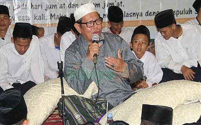 KH. Abdul Kholiq Ridlwan: Waktu Seperti Pakaian, Jangan Menunda