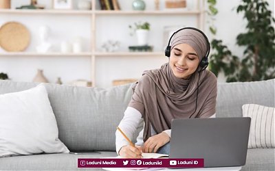 Dalam Kondisi Apa Seorang Istri Boleh Menjadi Tulang Punggung Keluarga?