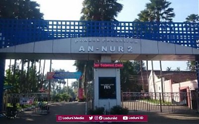 Ziarah di Makam KH. M. Badruddin Anwar, Muasis Pesantren An-Nur II Al-Murtadlo Malang