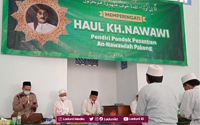 Menelaah Istilah 