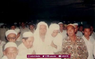 Tahun 1980-an M: Kisah Ulama Nusantara Penakluk Bandara
