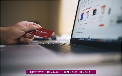 Hukum Transaksi Menggunakan Uang Elektronik secara Online