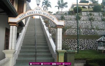 Ziarah Makam KH. Abdullah Mubarok Tasik, Pendiri Pesantren Suryalaya Tasikmalaya