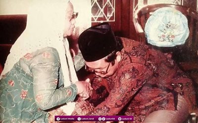 Kisah Nyai Hj. Solichah A. Wahid Hasyim (3): Cara Ibu Mendidik Anak yang Dikenang Gus Dur 