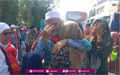 Tiga Hal yang Perlu Dilakukan saat Menyambut Jamaah Haji yang Baru Datang dari Tanah Suci