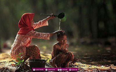 Petunjuk Agama dalam Memuliakan Ibu dan Relevansinya dalam Memperingati Hari Ibu