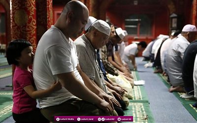 Doa untuk Diri Sendiri dan Keturunan agar Ditetapkan dalam Mendirikan Shalat