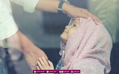 Makna dan Keutamaan Mengusap Kepala Anak Yatim pada Tanggal 10 Muharram