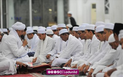 Hukum Dzikir dan Doa dengan Suara Keras Usai Shalat Berjamaah