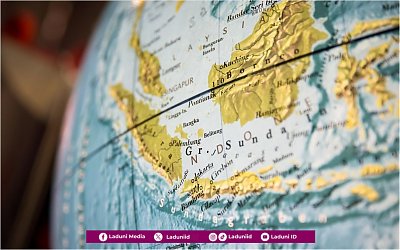 Gus Baha: Indonesia Beruntung karena Dilewati Khatulistiwa, Praktik Ajaran Islam Mudah Diterapkan