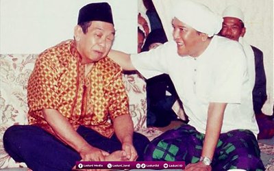 Cahaya Keteladanan antara Guru Sekumpul dan Gus Dur