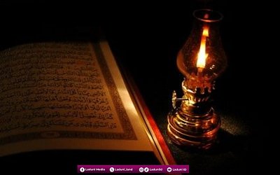 Khutbah Jumat: Kemuliaan Membaca Al-Qur’an di Bulan Mulia