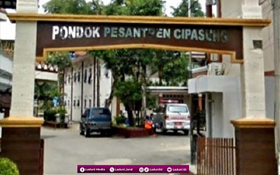 Ziarah Makam KH. Ilyas Ruhiyat, Muasis Pesantren Cipasung Tasikmalaya