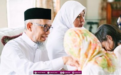 Penjelasan Imam Al-Ghazali tentang Adab Seorang Anak kepada Orang Tua