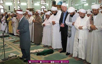 Enam Kriteria Shalat Khusyuk Menurut Habib Umar bin Hafidz