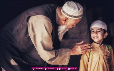 Tuntunan Nabi Muhammad SAW dalam Memperlakukan Anak Yatim