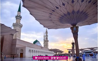 Shalawat Adalah Cinta dan Penghormatan