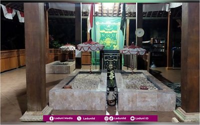 Ziarah di Makam KH. Muhammad Muslim Rifai Imampuro (Mbah Liem), Guru Spiritual Gus Dur