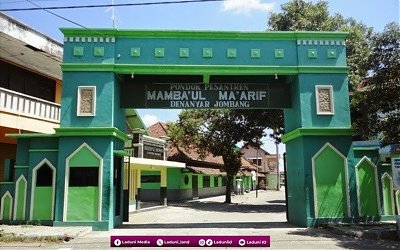 Ziarah di Makam KH. Moechamad Sochib Bisri