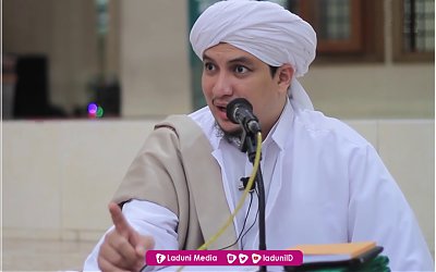 Akhlak Orang Saleh Itu Suka Mendamaikan