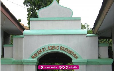 Ziarah di Makam Kyai Ageng Basyariyah, Leluhur Gus Dur dari Jalur Nyai Nafiqoh