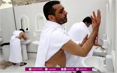 Hukum Bersuci Menggunakan Air Zamzam