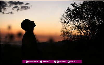 Logika Bertuhan yang Membuat Orang Ateis Insaf