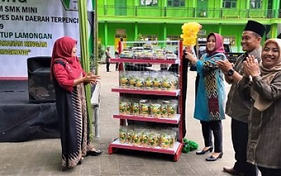Ciptakan Wirausahawan, SMK Ma’arif NU Lamongan Gelar Pelatihan Mini