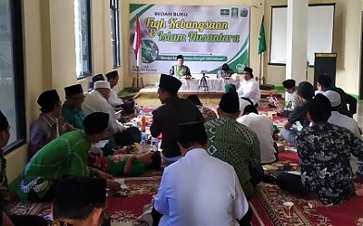 LBM NU Depok Bedah Buku Islam Nusantara dan Fiqih Kebangsaan