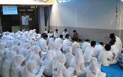 Istighotsah Rutin, MTs Al Ma'arif Kabupaten Badung Ingin Cetak Generasi Berakhlak Mulia
