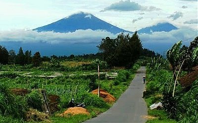 Safari Religi dan Berdoa di Makam KH. Idris Temanggung