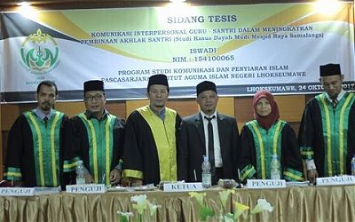 Menelaah Teori Masyarakat Informasi