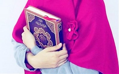 Hukum Wanita Haid Memegang Mushaf Saat Belajar Qur'an