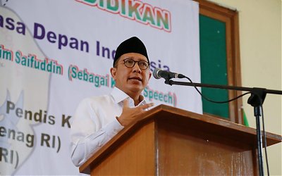 Menag Ingatkan Guru Ajarkan Agama dengan Cinta