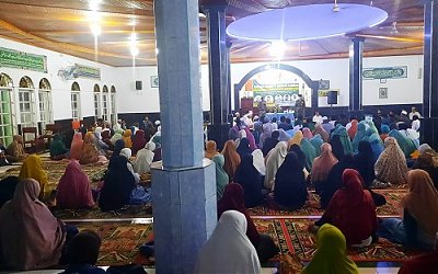 Hukum Menggerakkan Kepala Saat Dzikir Menurut Ustadz Ma'ruf Khozin